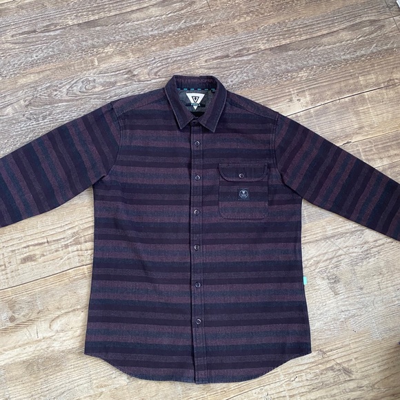 VISSLA Plaid Button Up - Picture 1 of 7